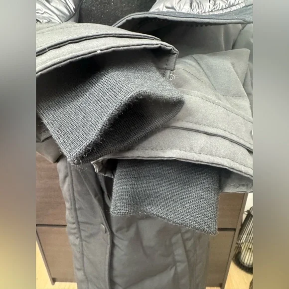 Canada Goose Shelburne Water Resistant 625 Fill Power Down Parka - Picture 10 of 16